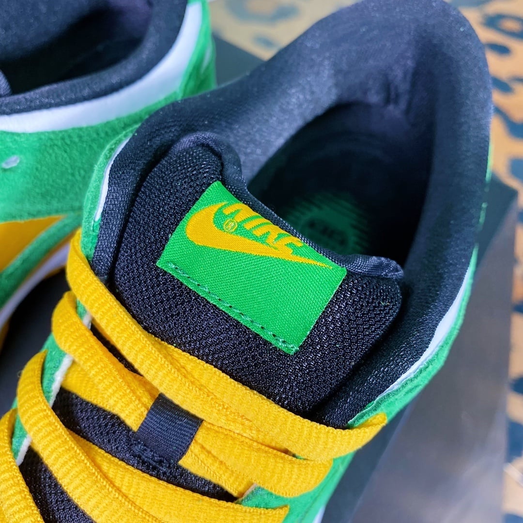 NK Dunk Low Milwaukee Amarelo e Verde - Vista 6