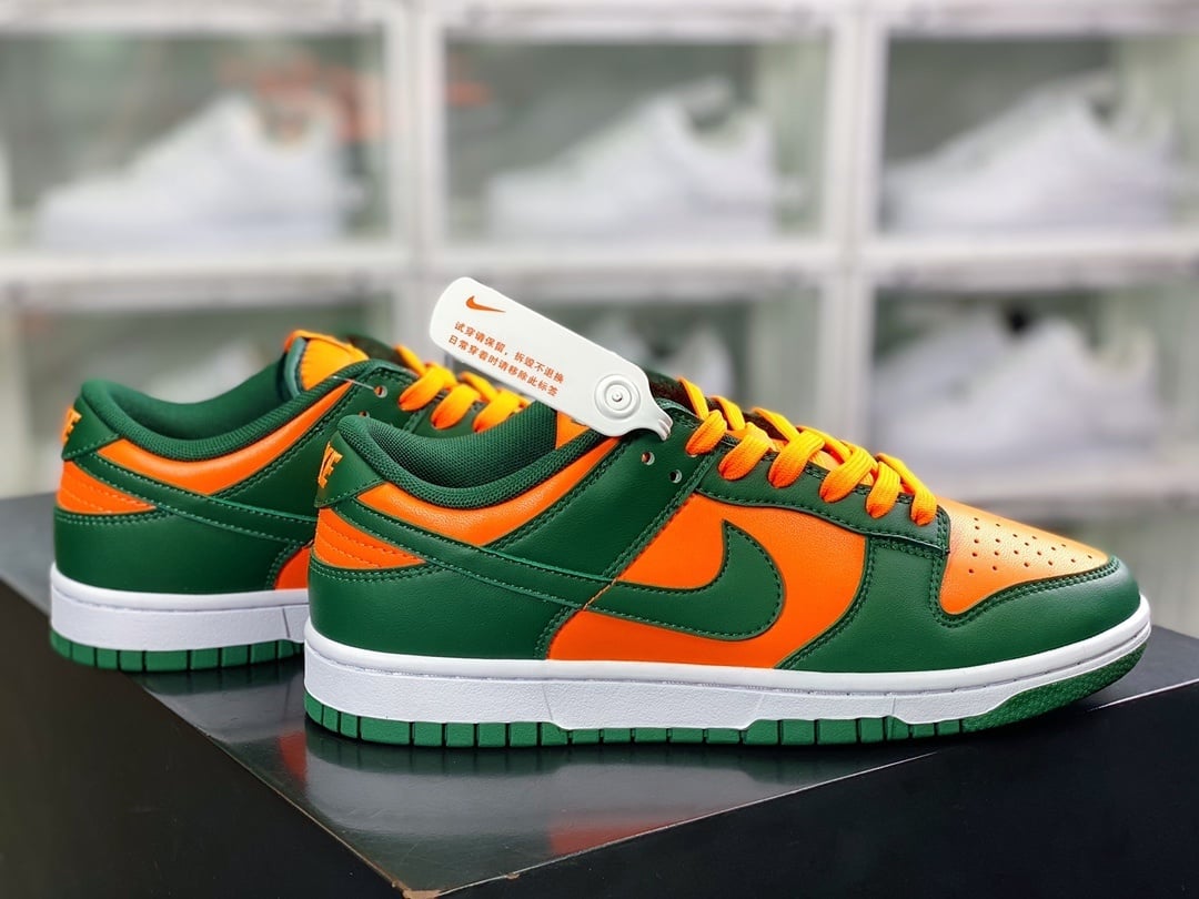 NK Dunk Low Michigan Laranja Verde - Vista 2