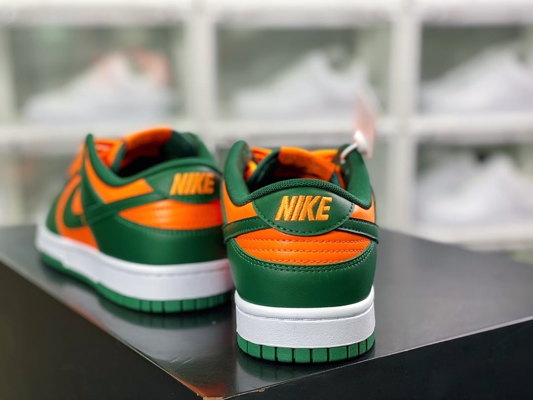 NK Dunk Low Michigan Laranja Verde - Vista 4