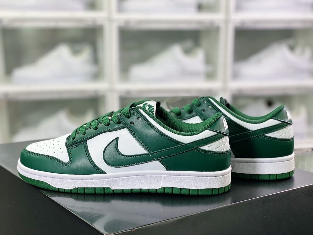 NK Dunk Low Michigan Branco e Verde - Vista 3