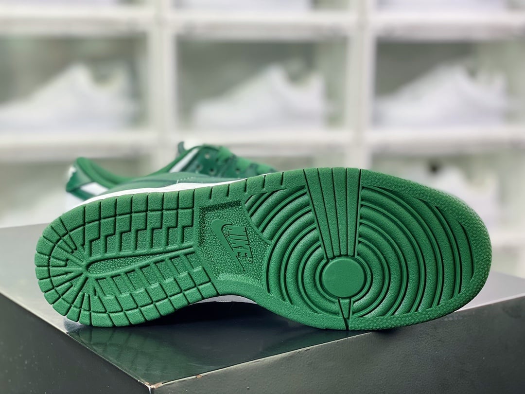 NK Dunk Low Michigan Branco e Verde - Vista 5