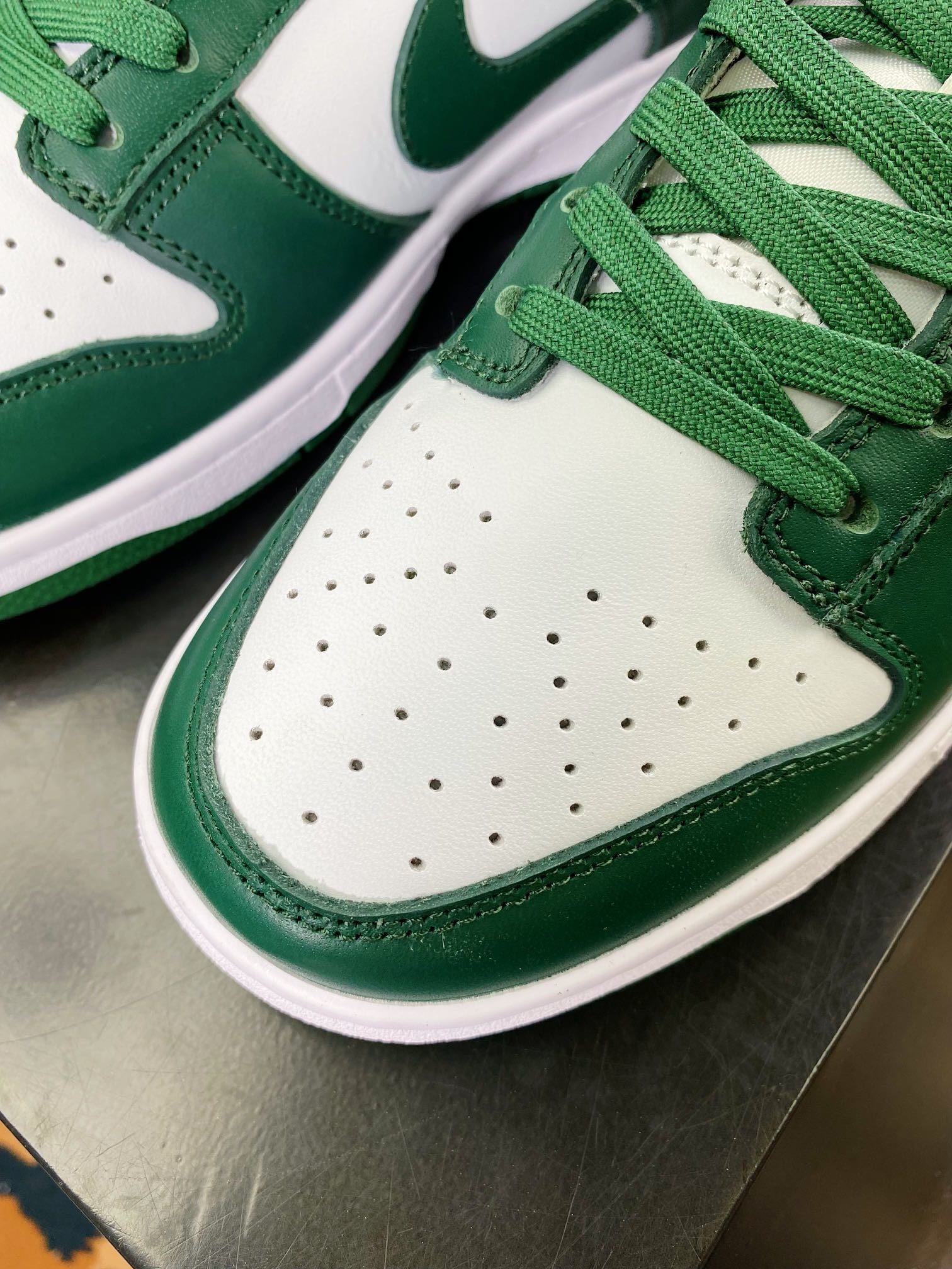 NK Dunk Low Michigan Branco e Verde - Vista 6