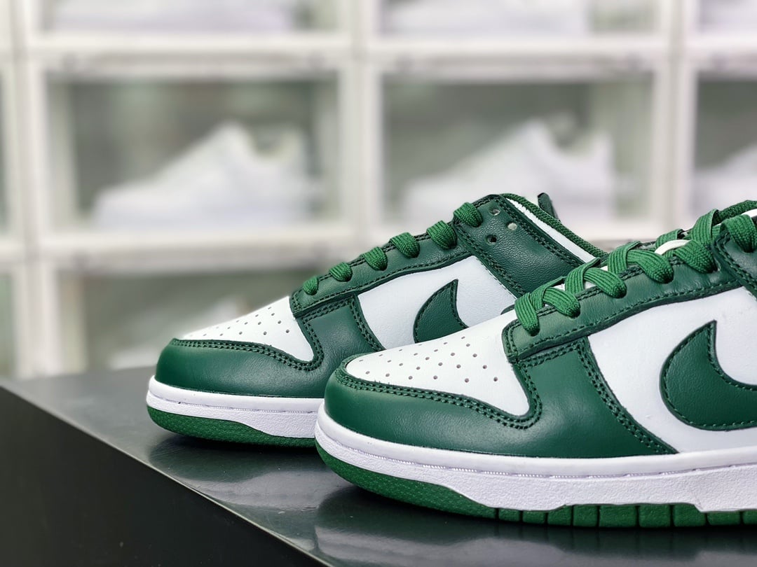 NK Dunk Low Michigan Branco e Verde - Vista 8