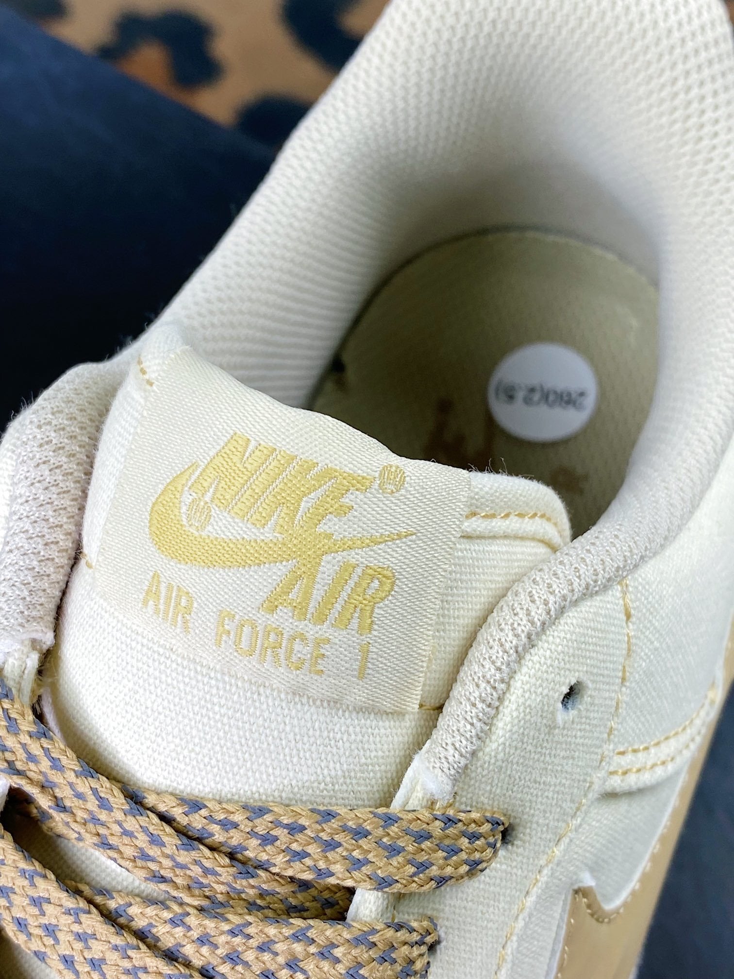 Nike Canvas Creme e Marrom com Reflexivo - Vista 7
