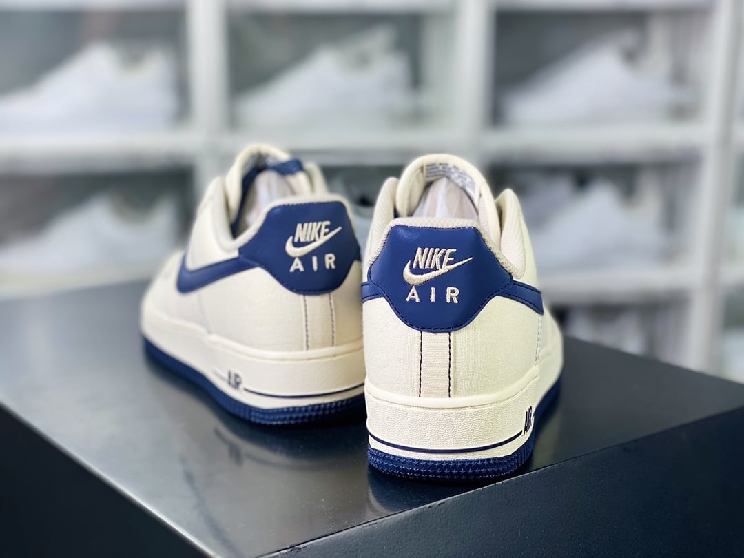 Nike Canvas Creme e Azul Marinho Reflective - Vista 4
