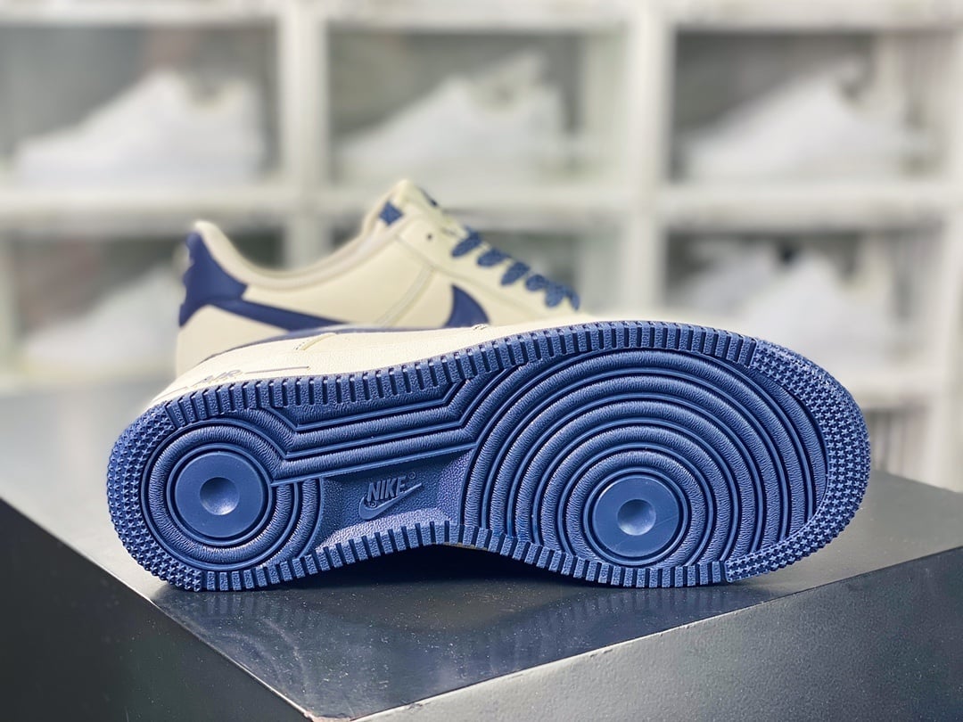 Nike Canvas Creme e Azul Marinho Reflective - Vista 5