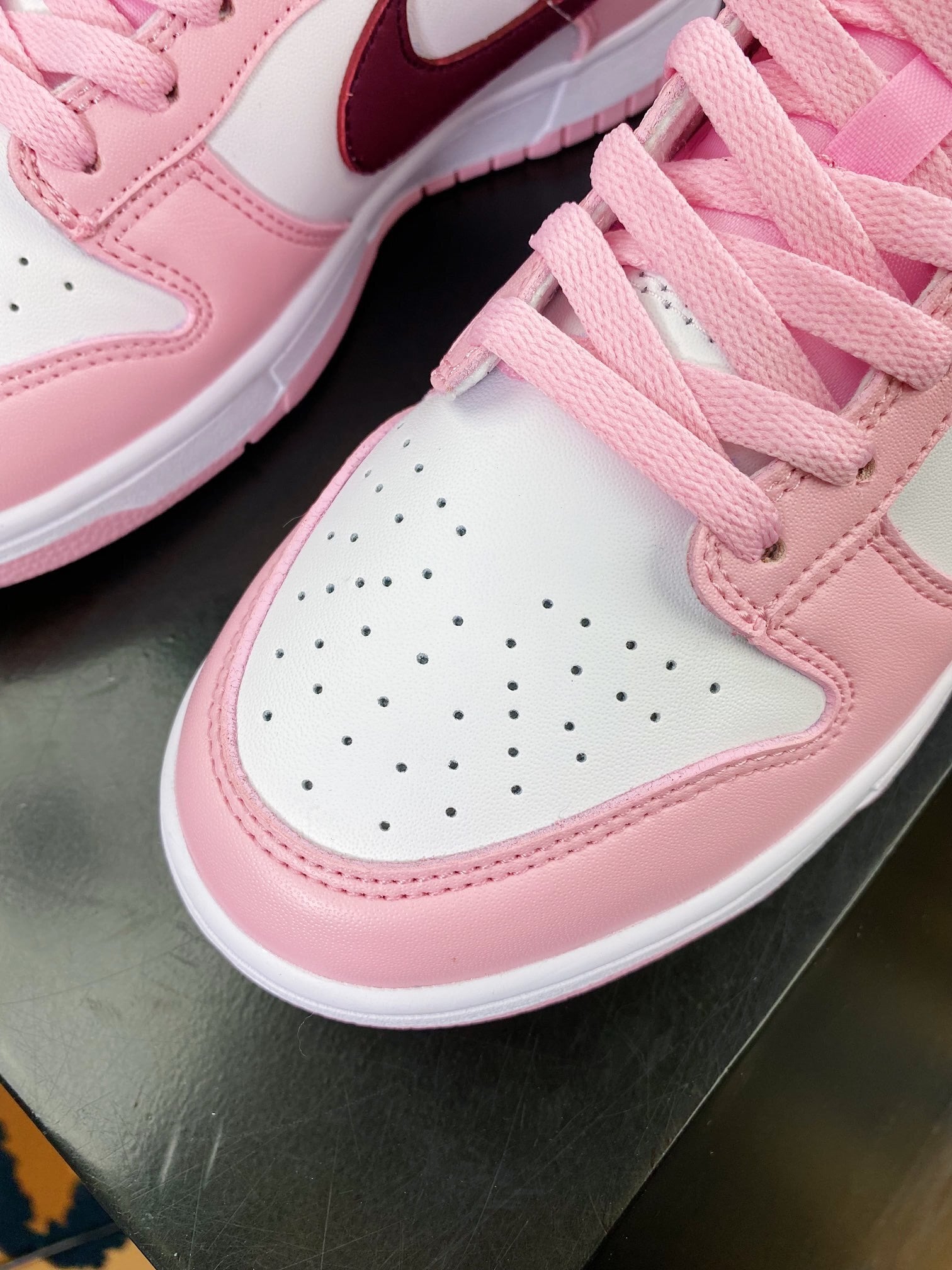 NK Dunk Low Dia dos Namorados Rosa, Branco e Vermelho - Vista 5