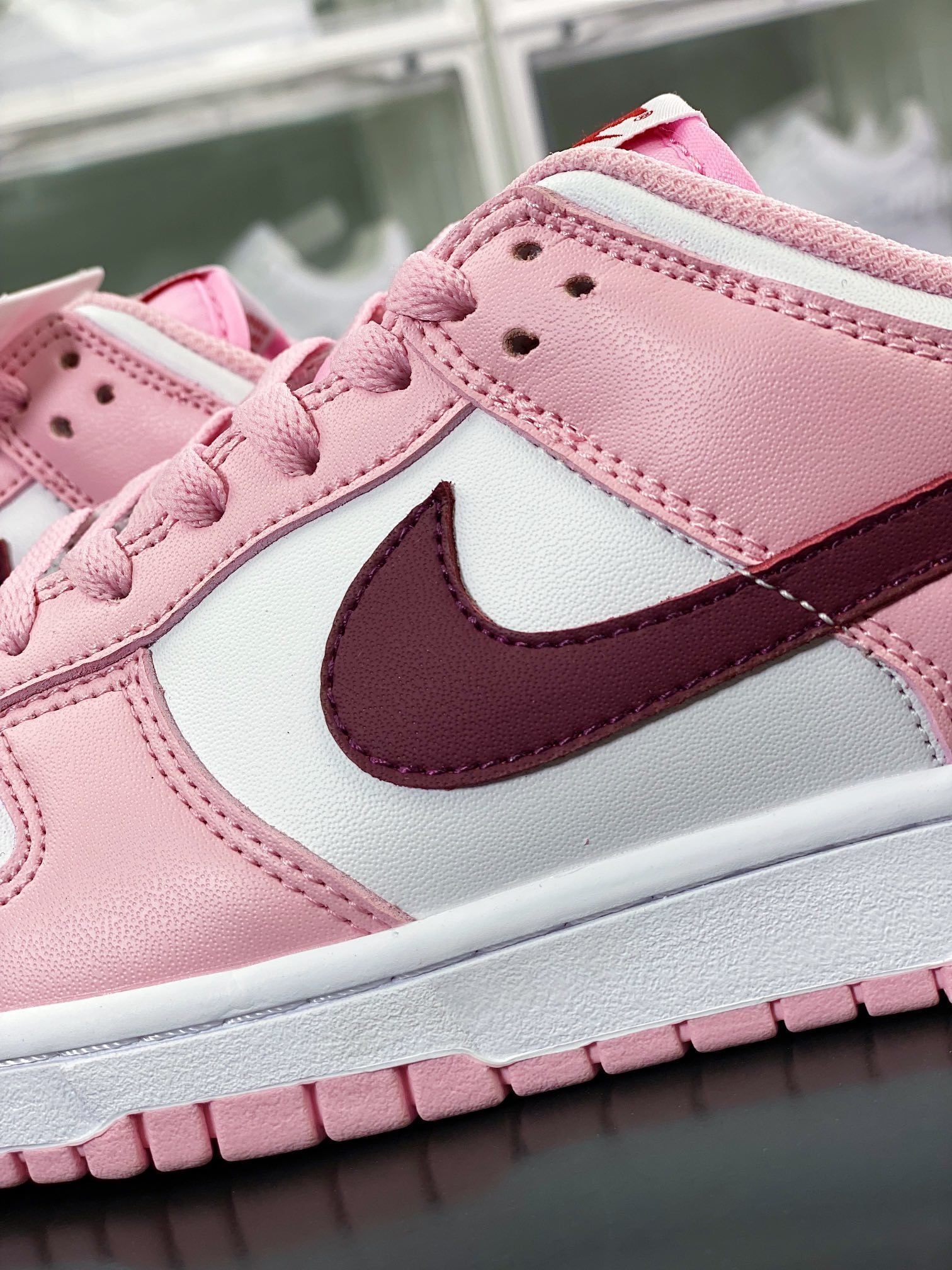 NK Dunk Low Dia dos Namorados Rosa, Branco e Vermelho - Vista 7