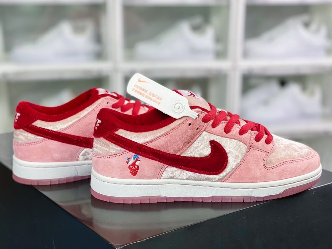 NK Dunk Low Valentine Branco e Rosa - Vista 2