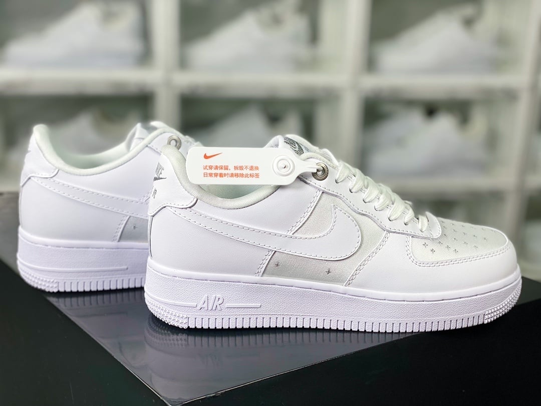 Nike Patchwork Todo Branco em Seda com Prata - Vista 2