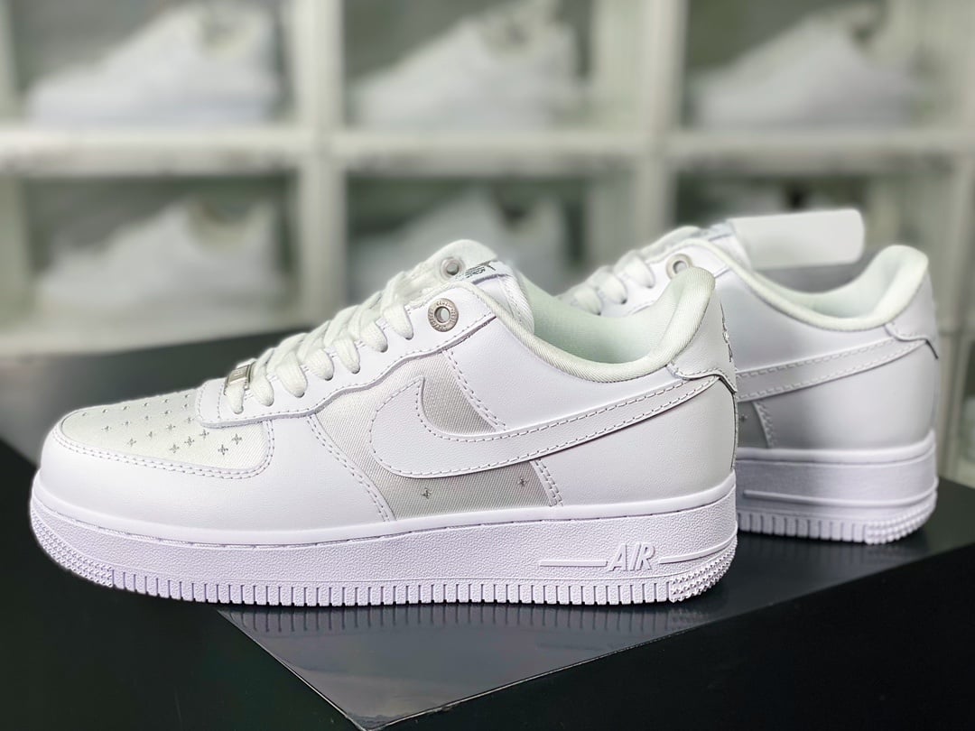 Nike Patchwork Todo Branco em Seda com Prata - Vista 3
