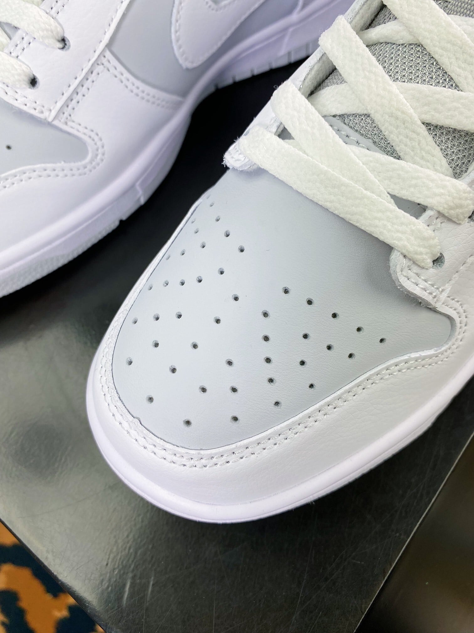 NK Dunk Low Patchwork Cinza Claro e Branco - Vista 5