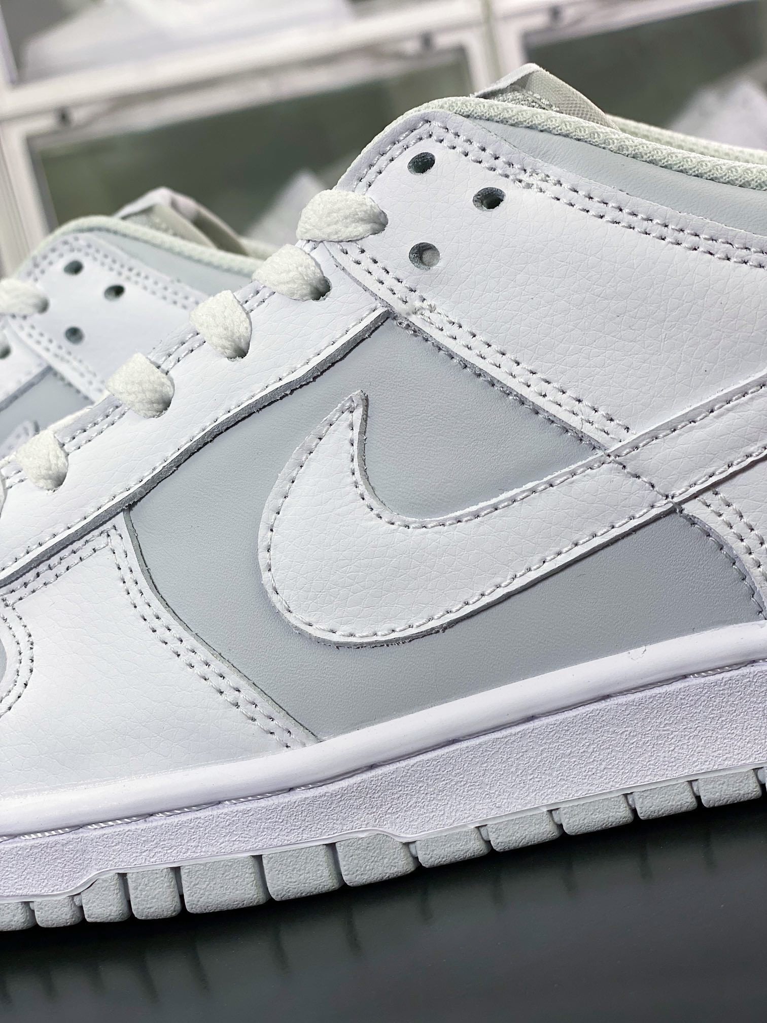 NK Dunk Low Patchwork Cinza Claro e Branco - Vista 7