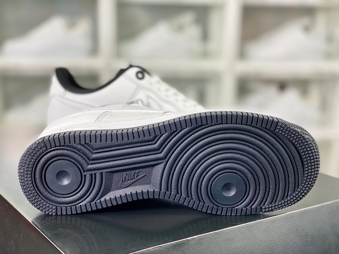 Nike Patchwork Seda Branco, Preto e Prata - Vista 5