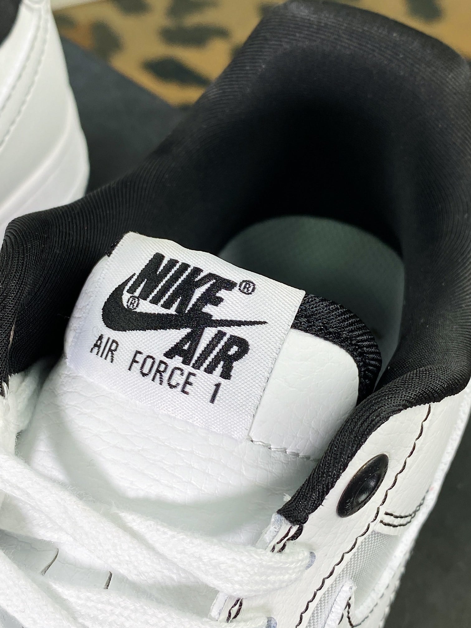Nike Patchwork Seda Branco, Preto e Prata - Vista 7