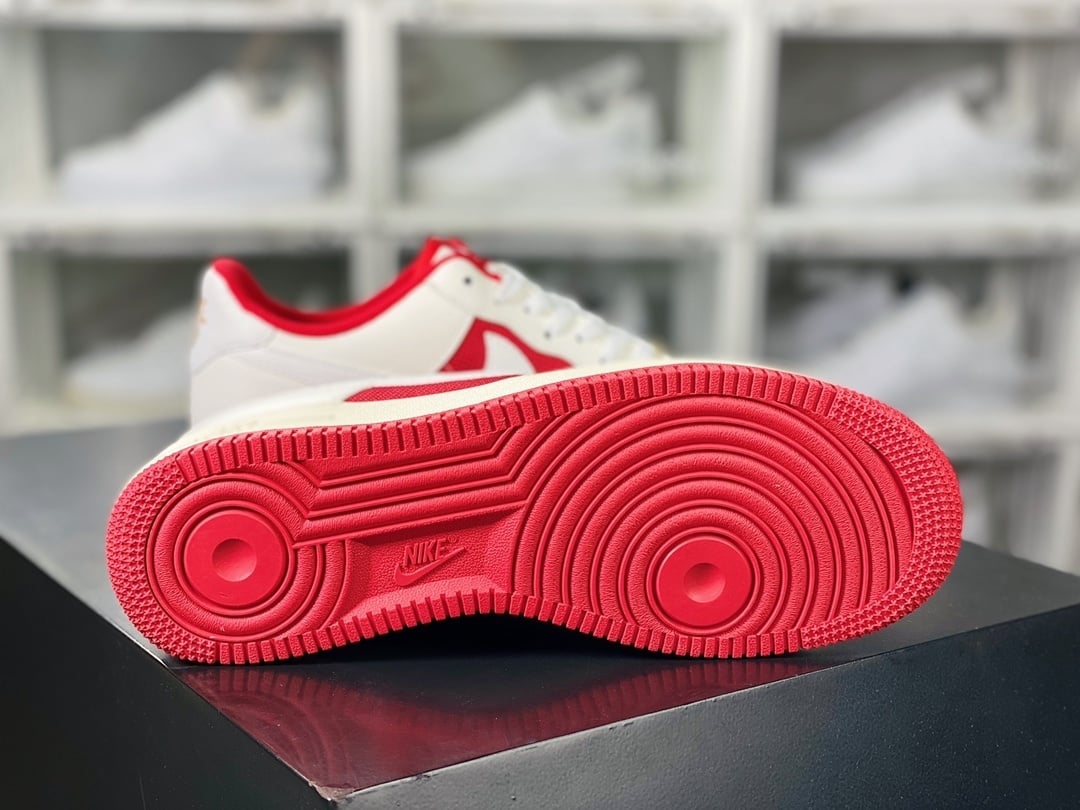 Nike Patchwork Creme e University Red Oxidado - Vista 5