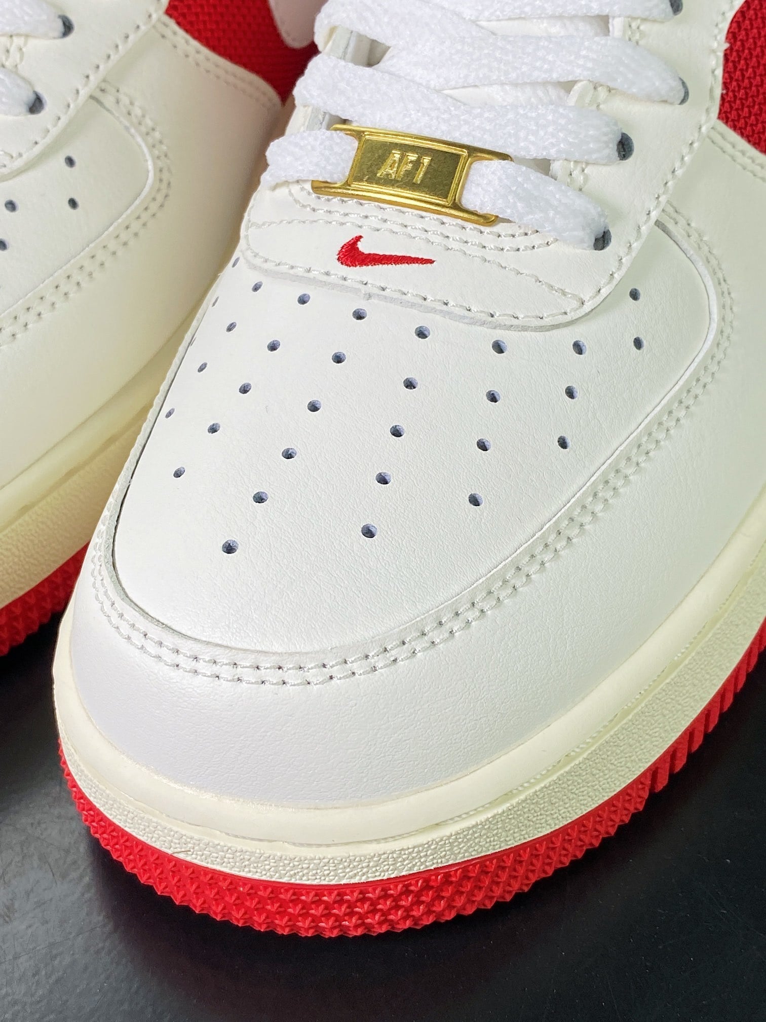 Nike Patchwork Creme e University Red Oxidado - Vista 6
