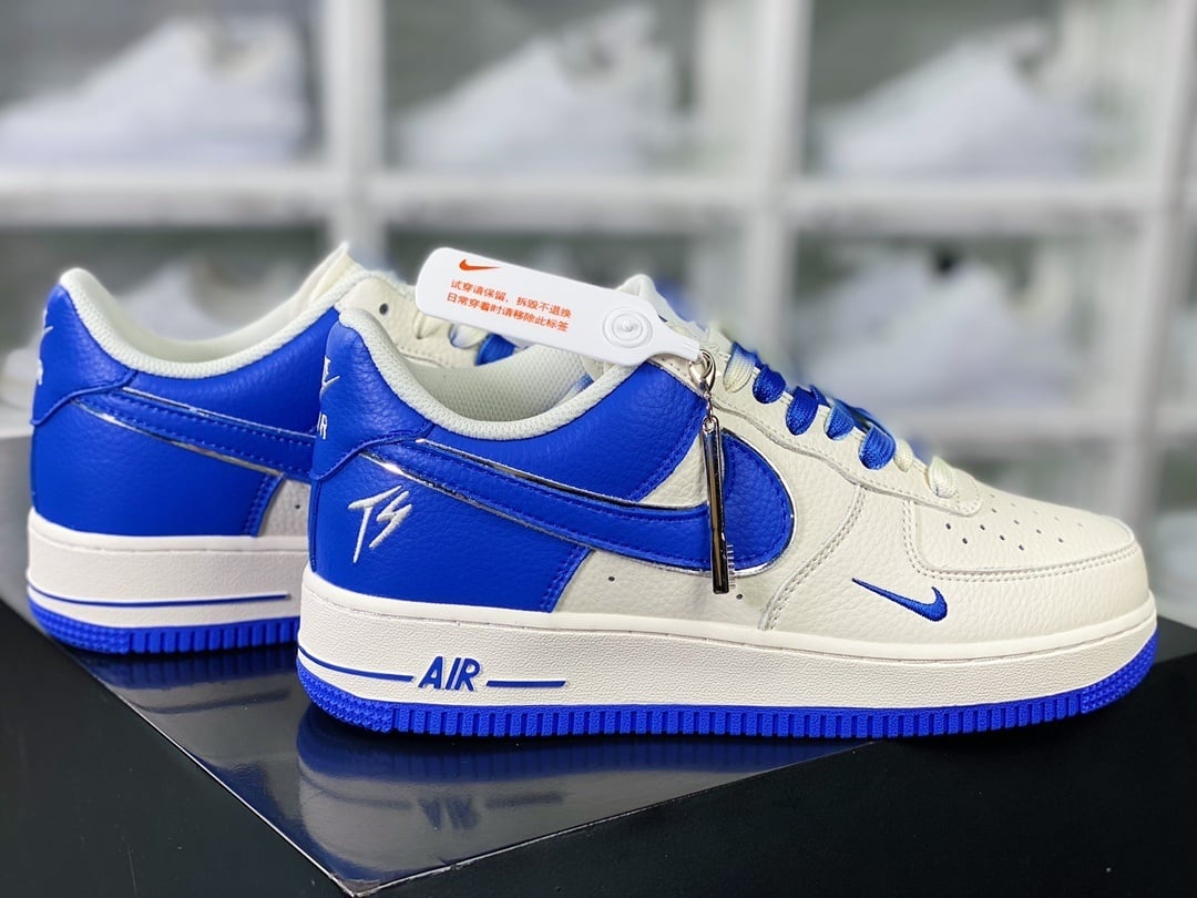 Nike Collab Branco, Preto e Royal TS Bordado - Vista 2
