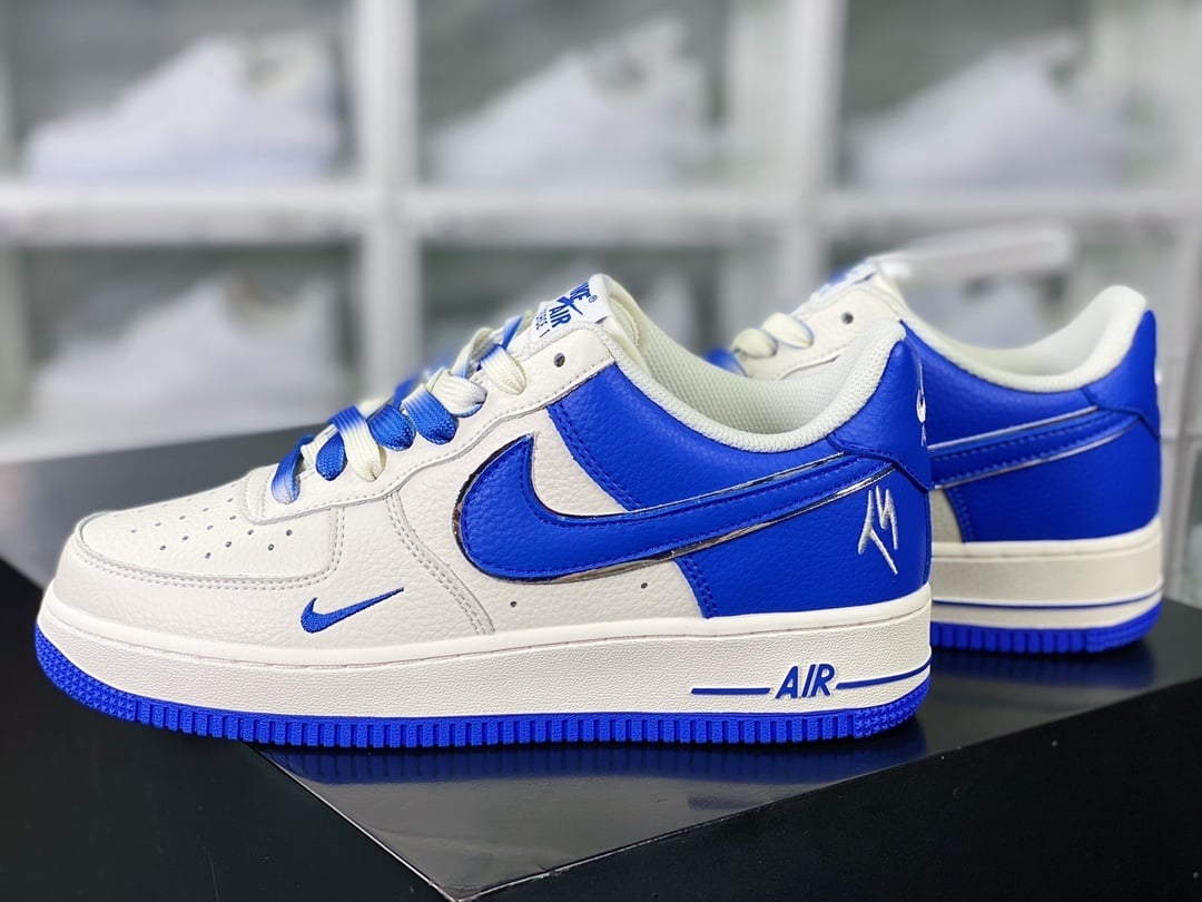 Nike Collab Branco, Preto e Royal TS Bordado - Vista 3