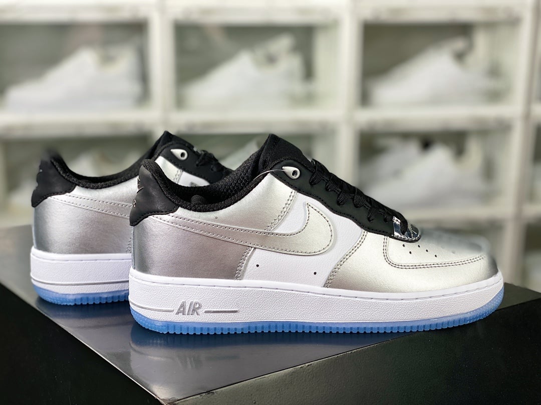 Nike Patchwork Metálico Prata, Preto e Branco - Vista 3