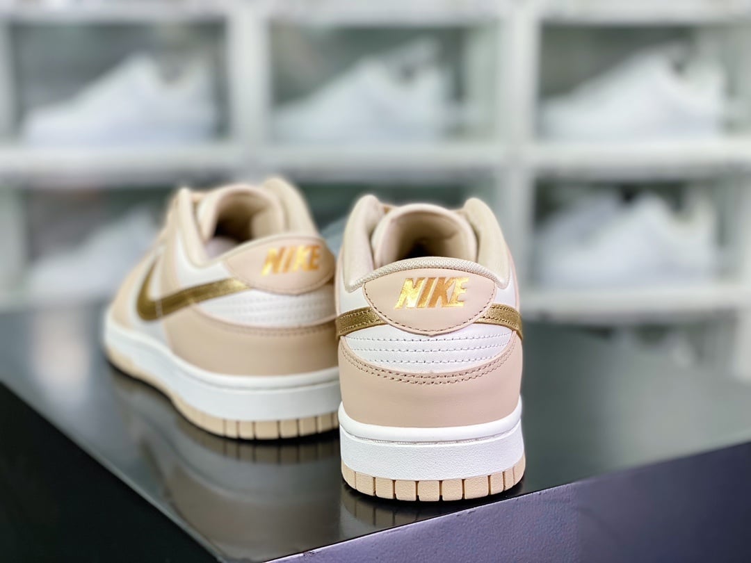 NK Dunk Low Alperce, Branco e Dourado - Vista 4
