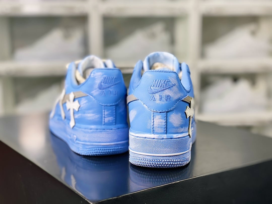 Nike Tie-Dye Azul e Branco Distressed - Vista 4