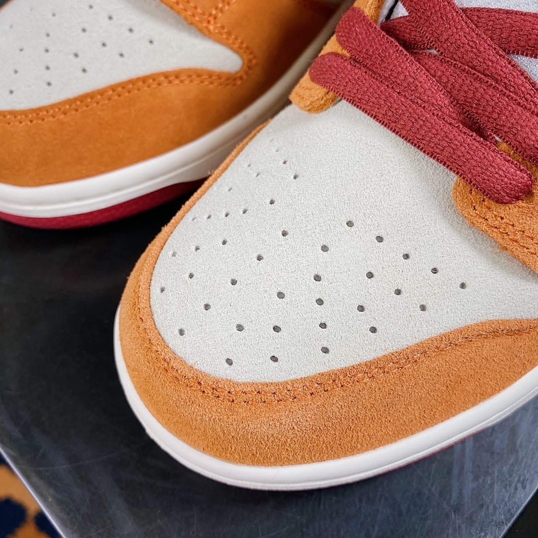 NK Dunk Low Dark Brown e Brick Red - Vista 5