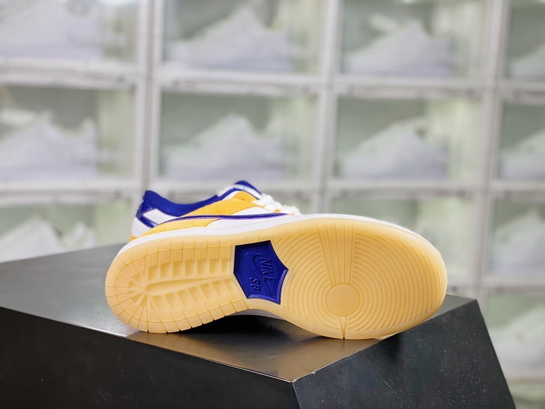 NK Dunk Low Lakers - Vista 4
