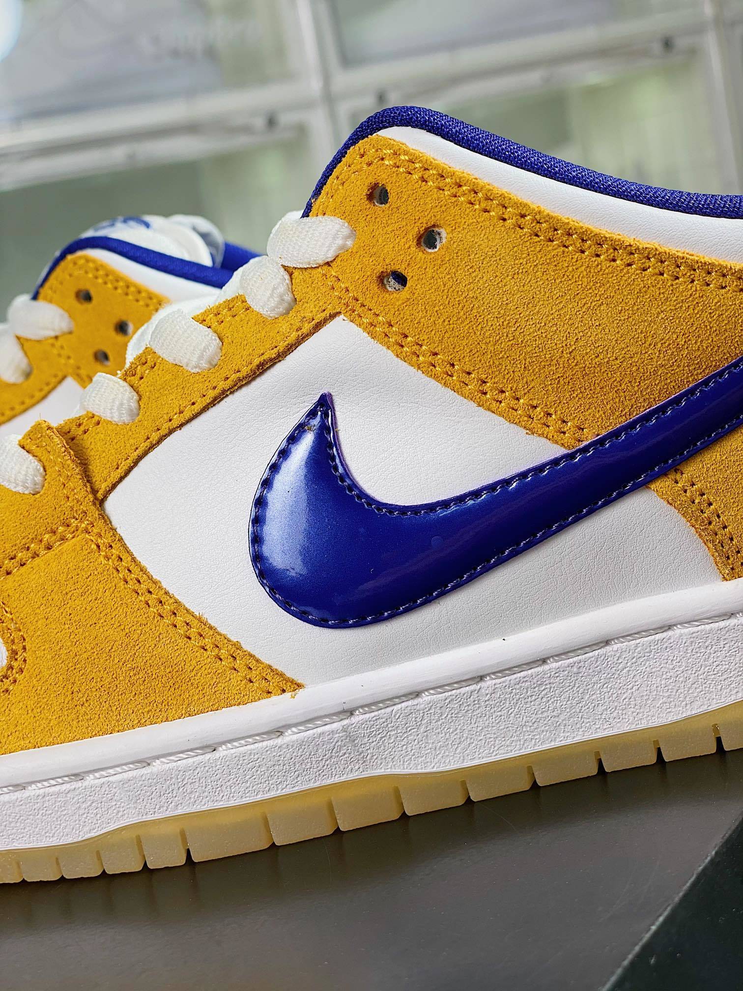 NK Dunk Low Lakers - Vista 7