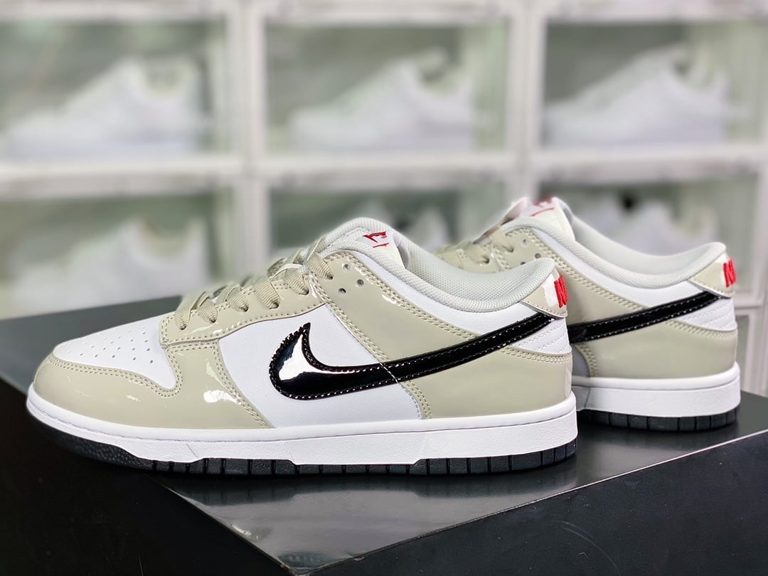 NK Dunk Low Branco Preto Amarelo - Vista 3