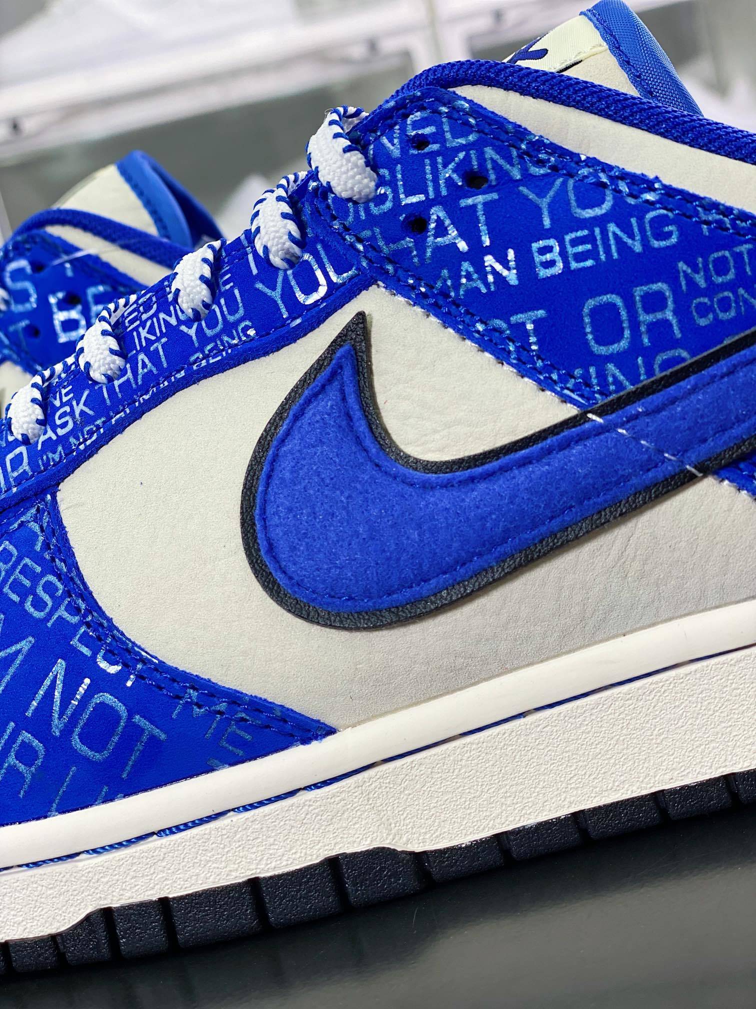 NK Dunk Low Cinza e Branco em Camurça - Vista 7
