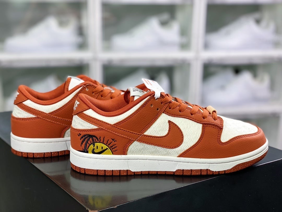 NK Dunk Low Branco Laranja Solar - Vista 2