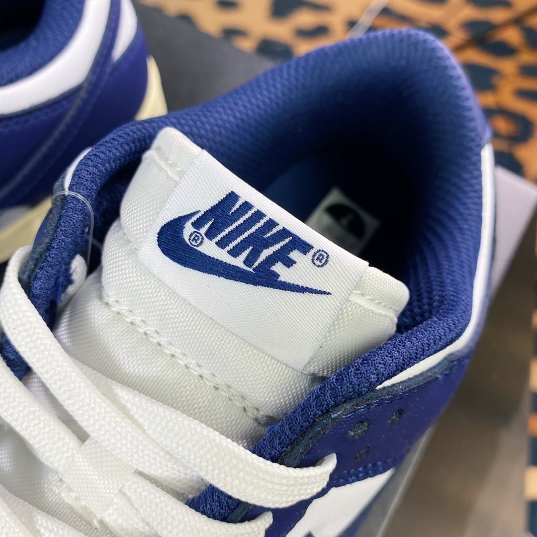 NK Dunk Low Branco e Marinho - Vista 6