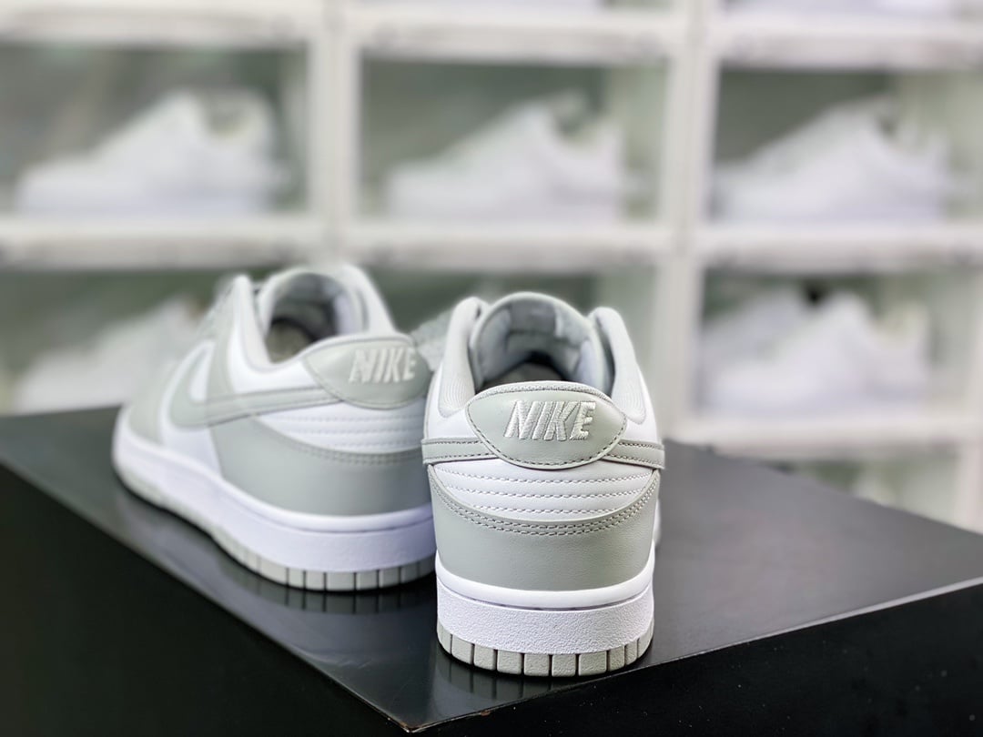 NK Dunk Low Branco e Cinza Fumaça - Vista 3