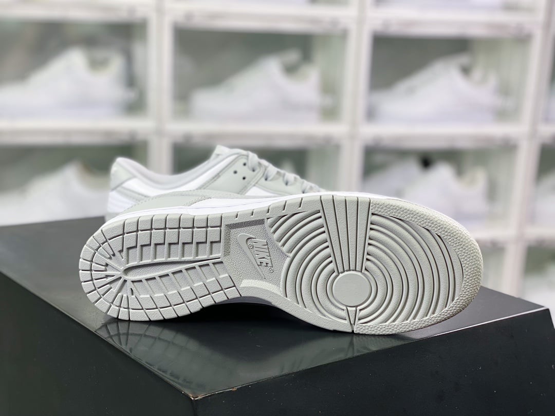 NK Dunk Low Branco e Cinza Fumaça - Vista 4