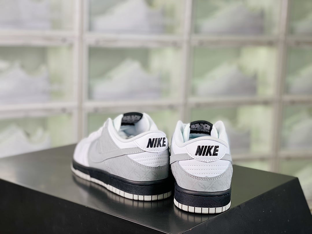 NK Dunk Low Branco, Cinza e Preto - Vista 3