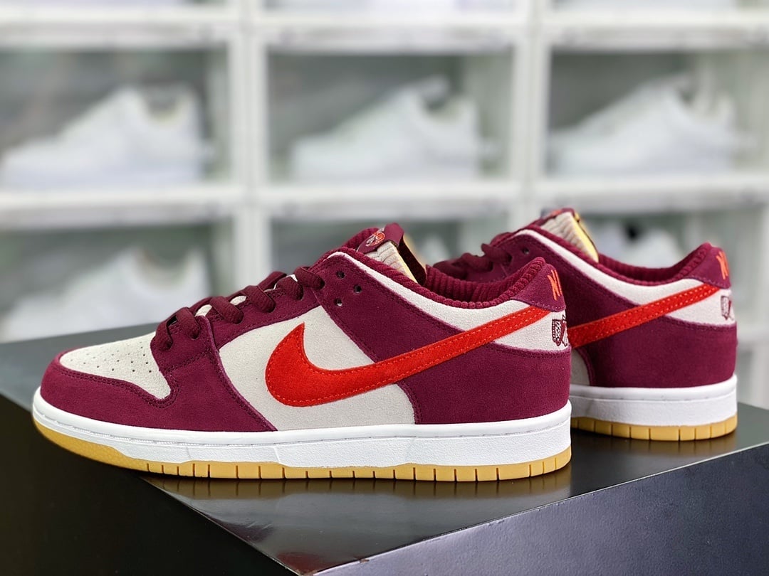 NK Dunk Low Branco Roxo Vermelho - Vista 3