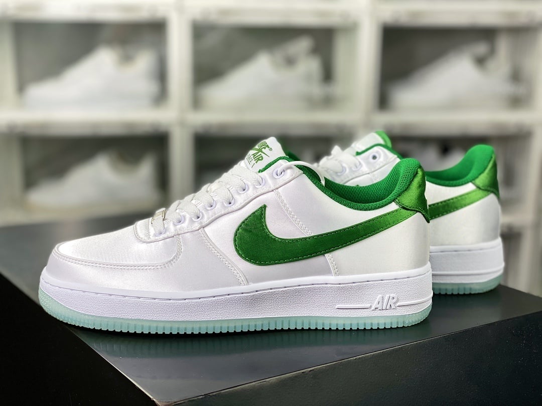 Nike Silk Branco e Verde - Vista 2