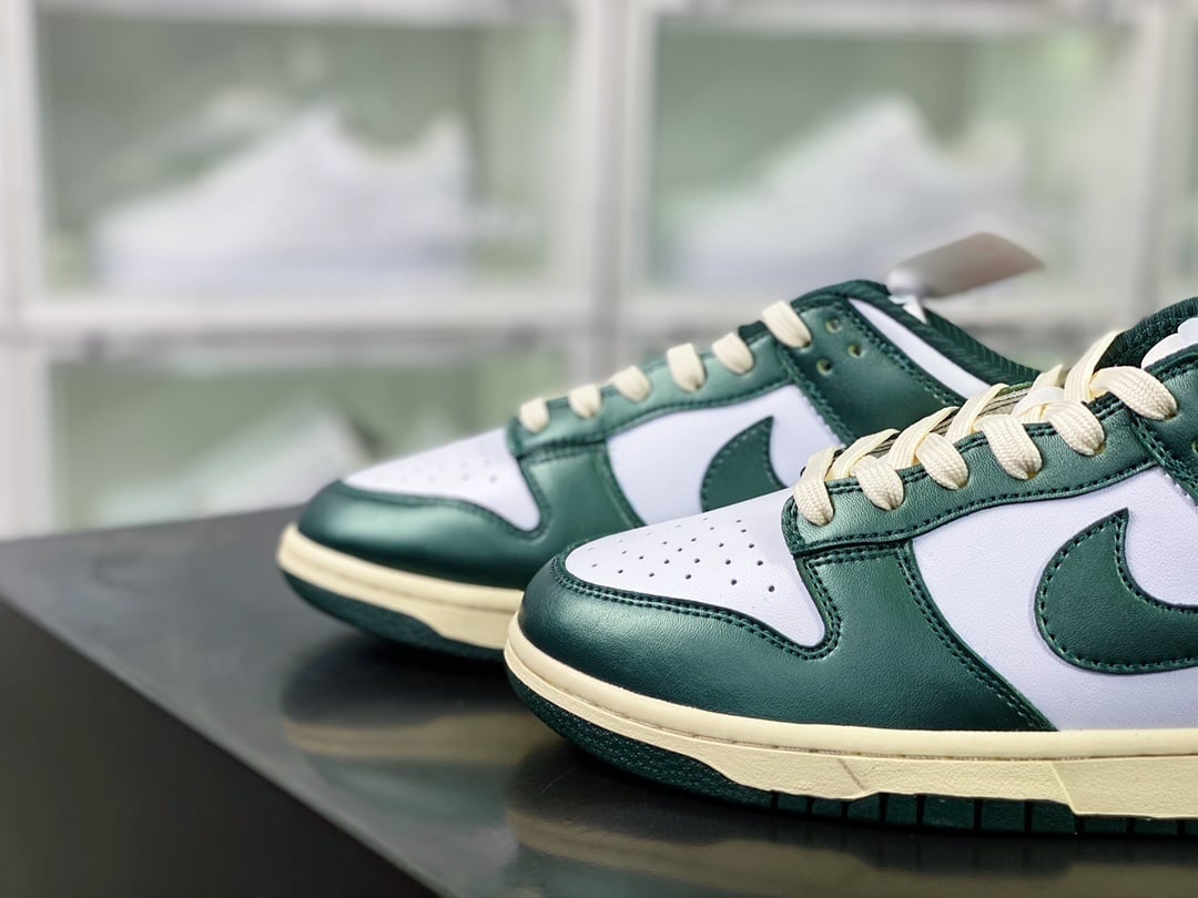 NK Dunk Low Branco e Verde Worn - Vista 8