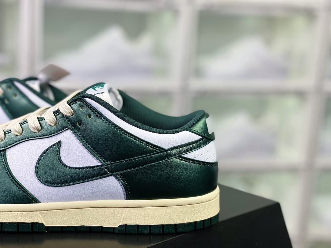 NK Dunk Low Branco e Verde Worn - Vista 9