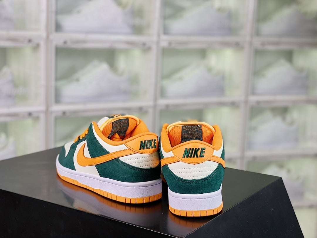 NK Dunk Low Branco, Verde e Amarelo - Vista 3