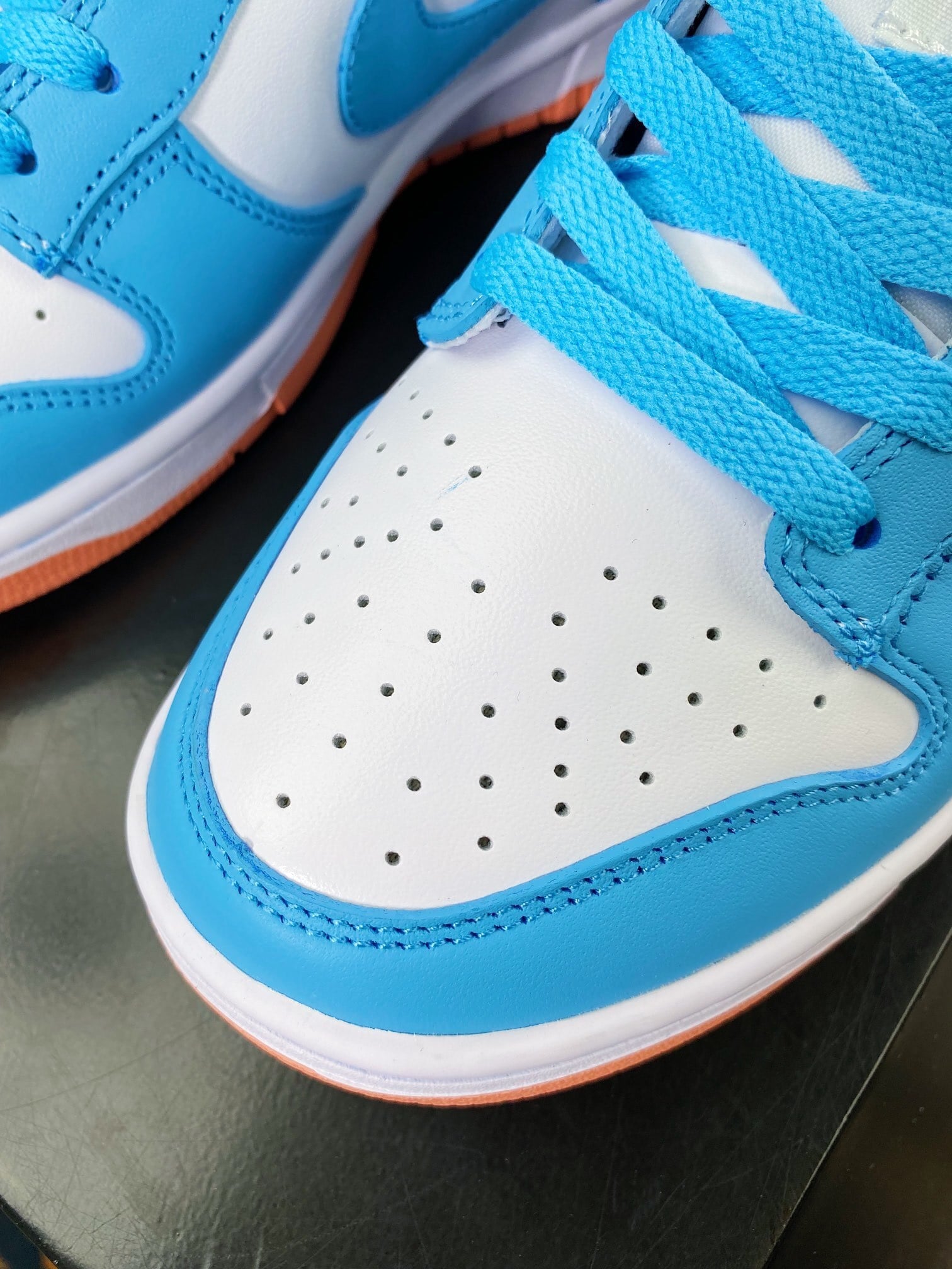 NK Dunk Low Branco e Azul Irving - Vista 6