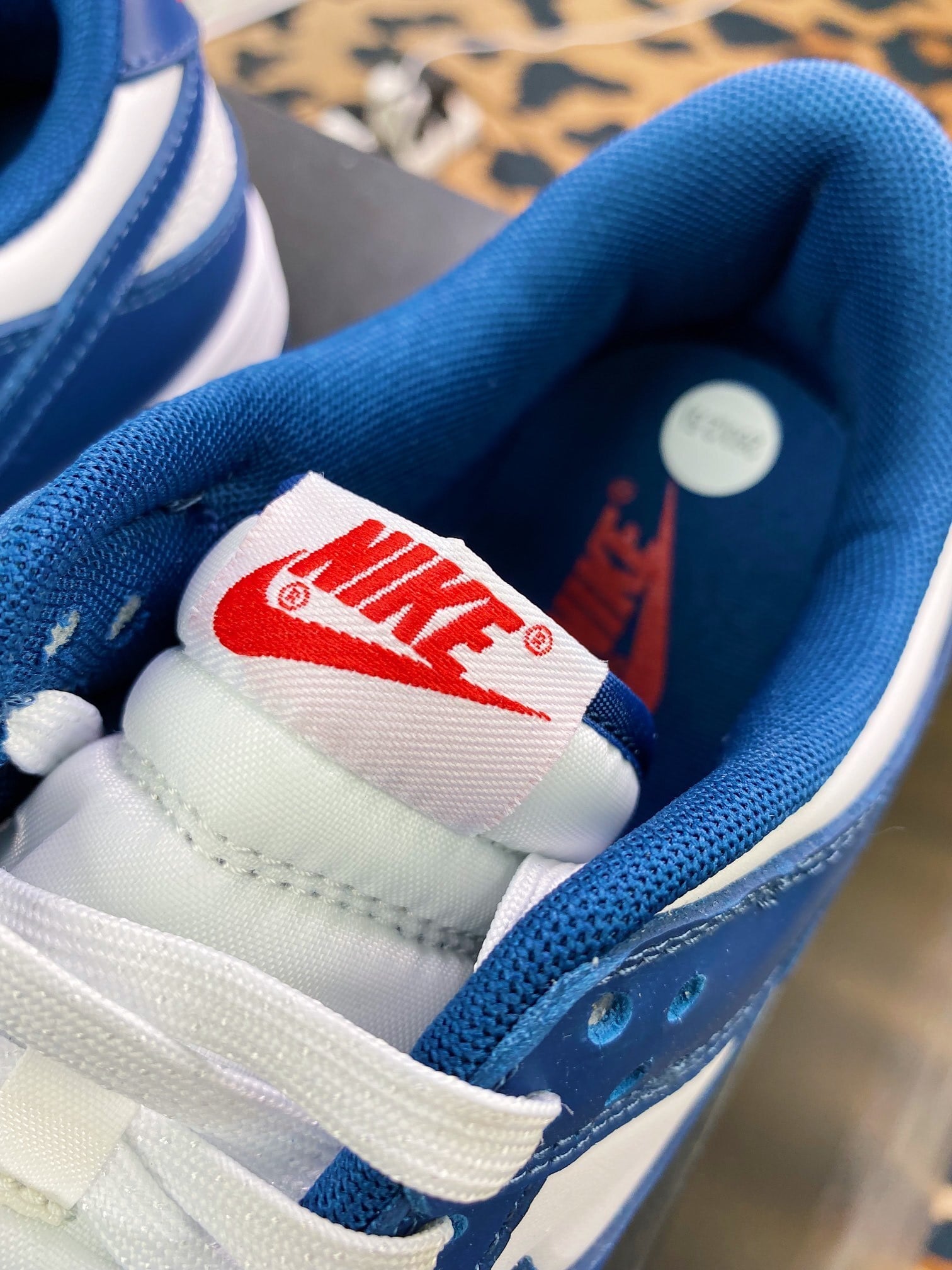 NK Dunk Low Branco e Azul Marinho - Vista 7