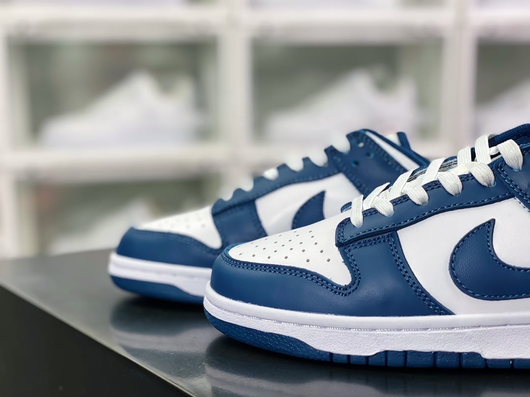 NK Dunk Low Branco e Azul Marinho - Vista 8