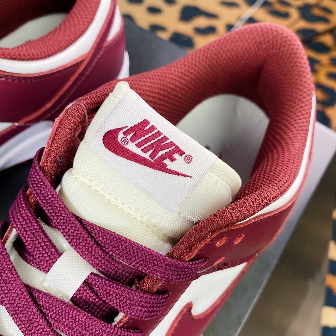 NK Dunk Low Branco e Vinho - Vista 6