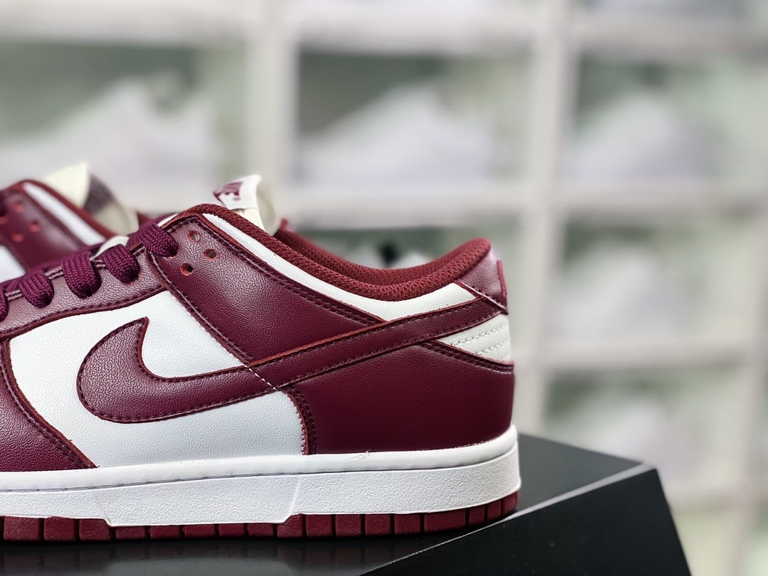 NK Dunk Low Branco e Vinho - Vista 9