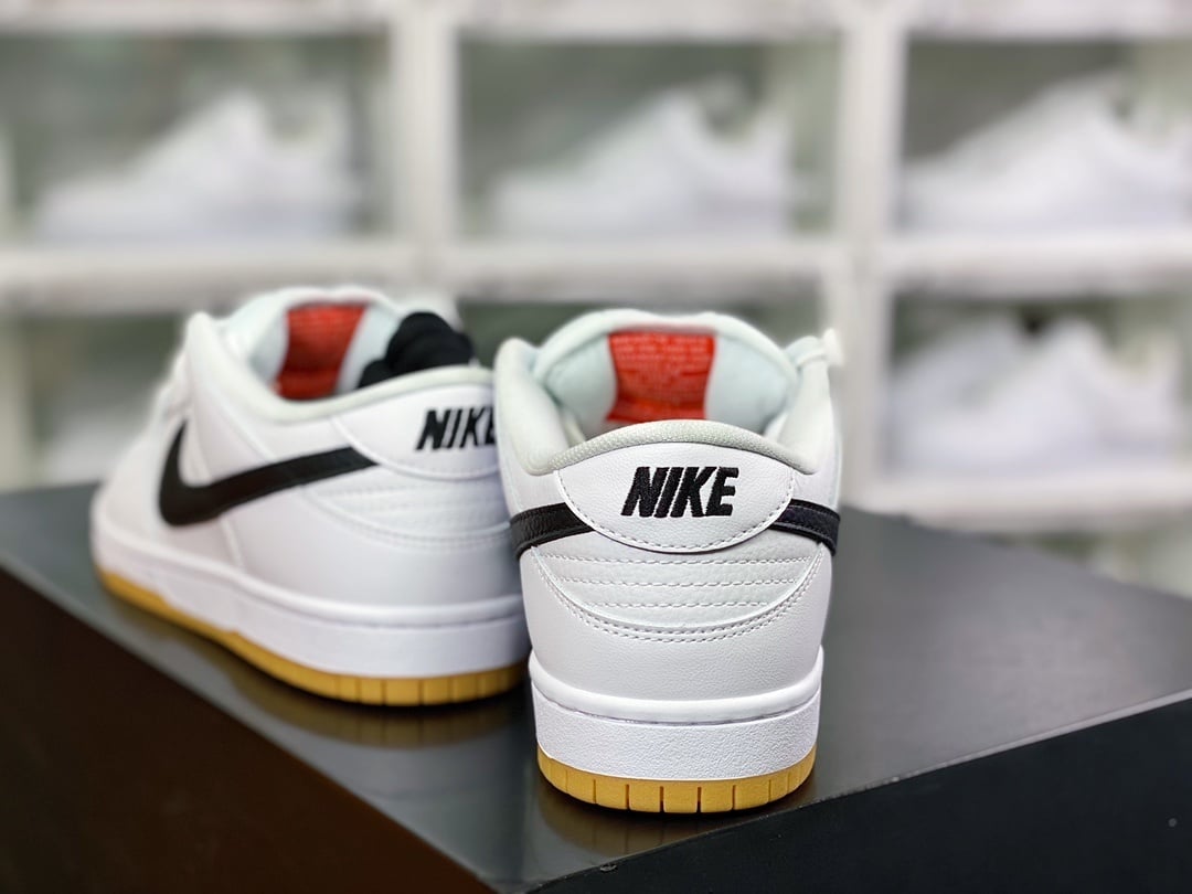 NK Dunk Low Branco Preto Laranja Logo - Vista 4