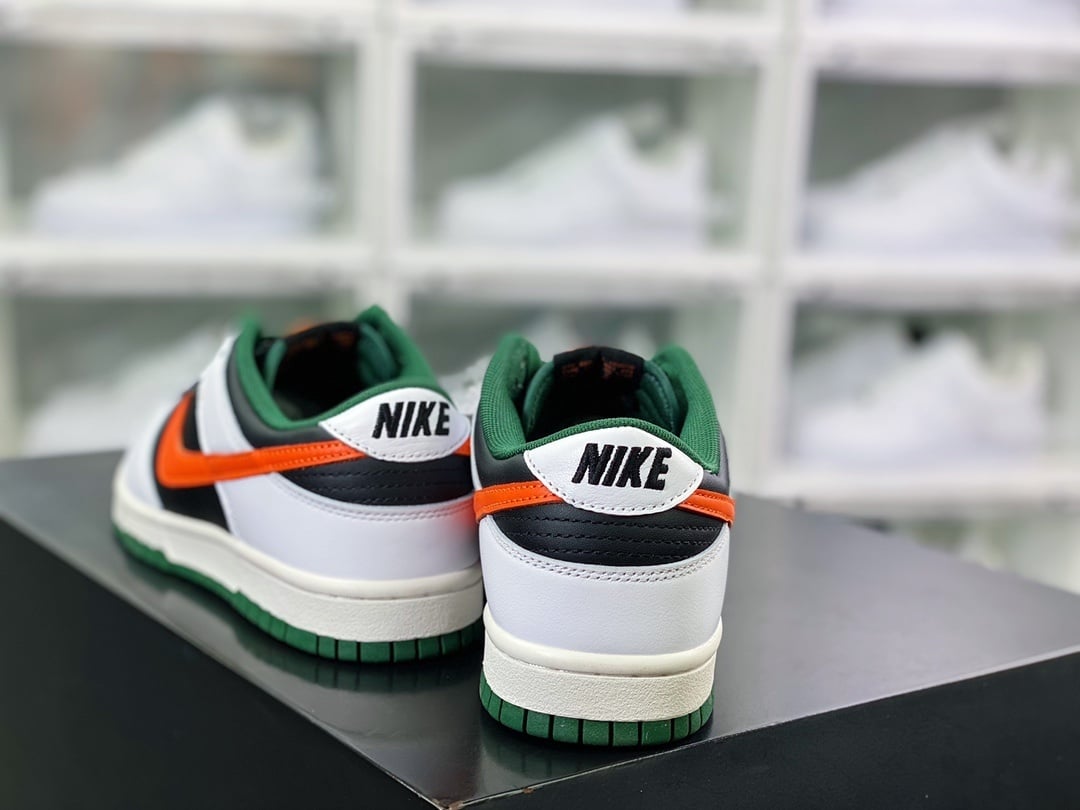 NK Dunk Low Preto, Verde e Laranja com Gancho - Vista 3