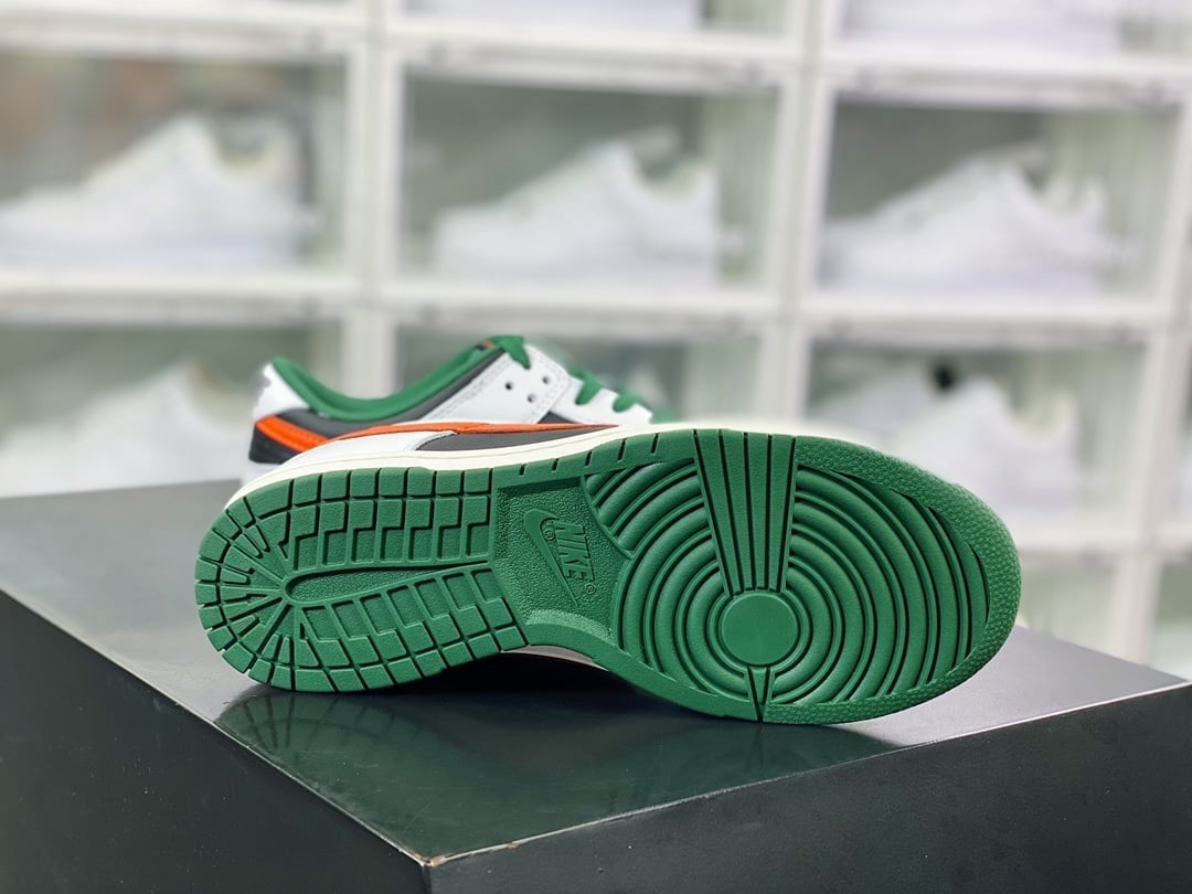 NK Dunk Low Preto, Verde e Laranja com Gancho - Vista 4