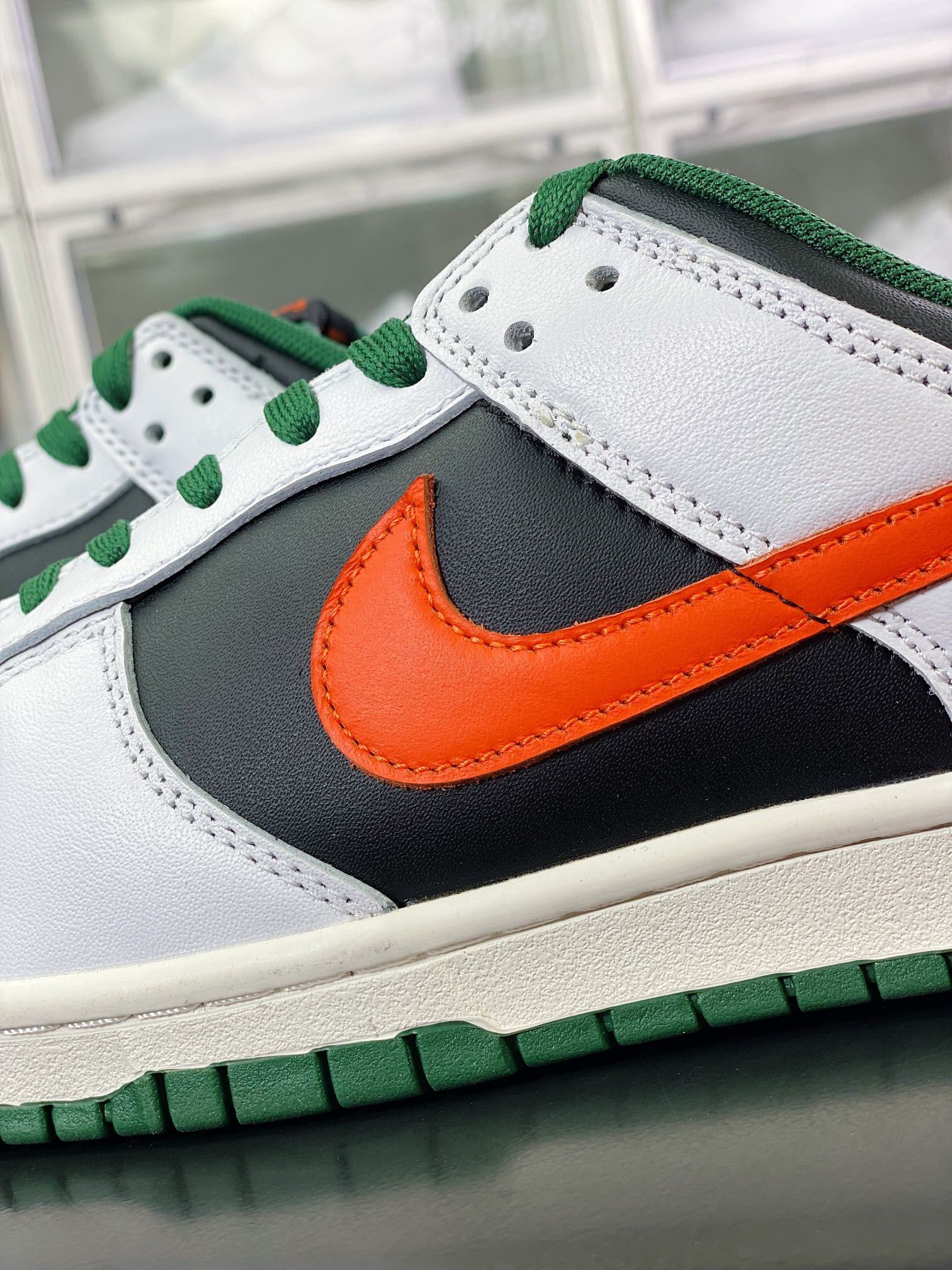 NK Dunk Low Preto, Verde e Laranja com Gancho - Vista 7